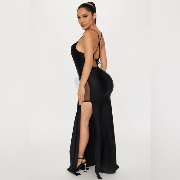 🌟 Fashion Nova Liana Satin Maxi Dress - Black - NWT 🌟 - Picture 3 of 5